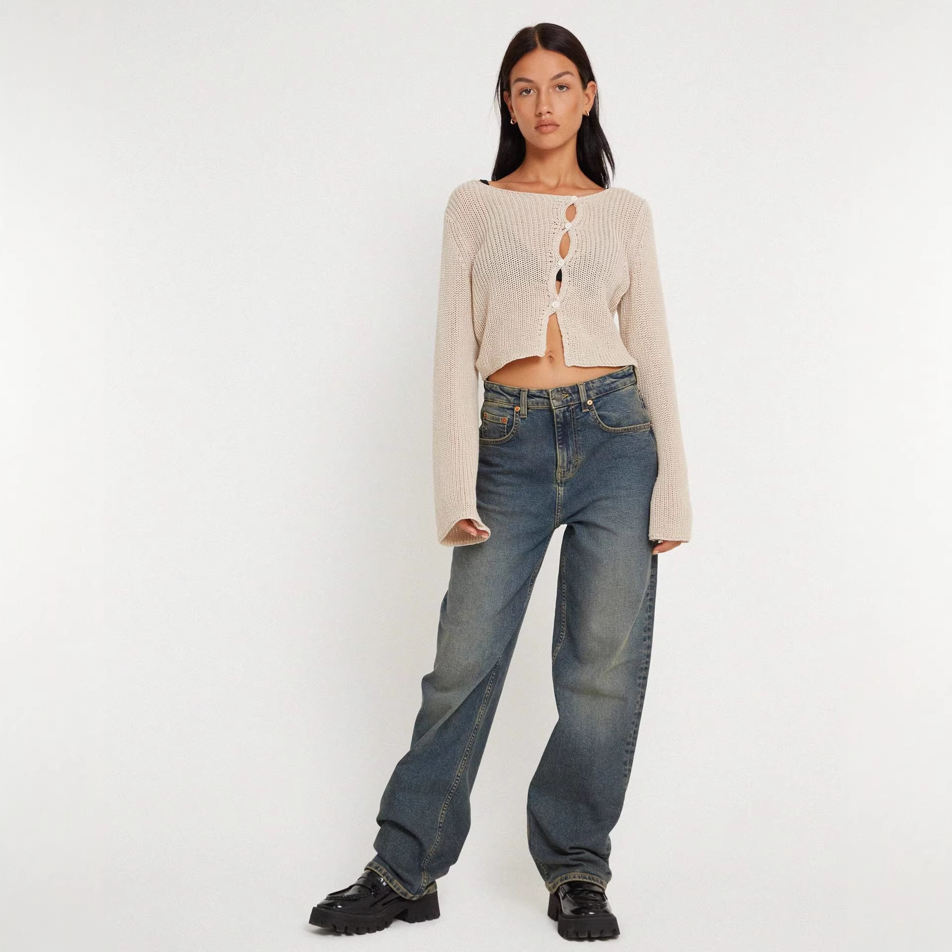 Women's Cropped Crewneck Long Sleeve Knit Top