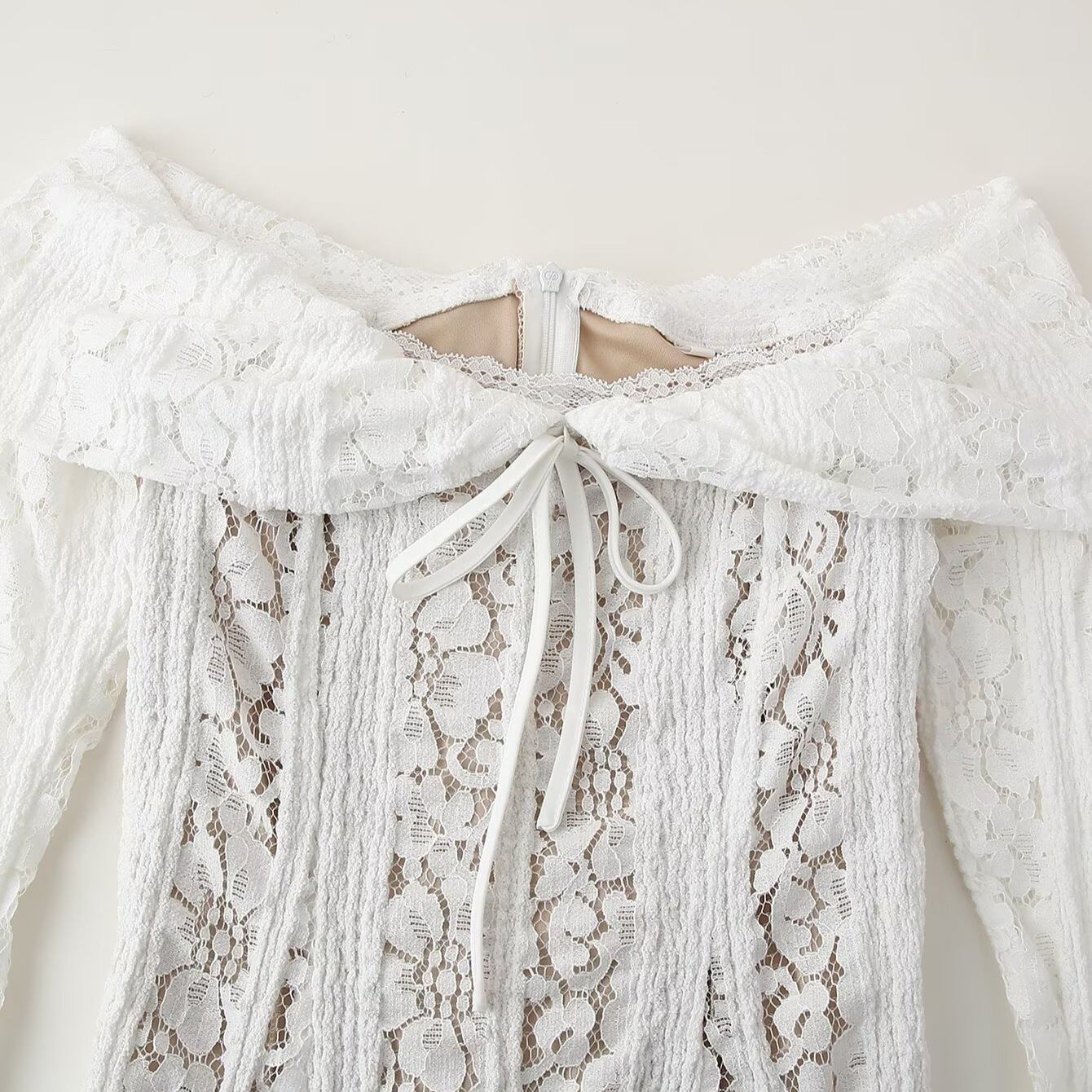 Women's Off-Shoulder Lace Bodycon Dress