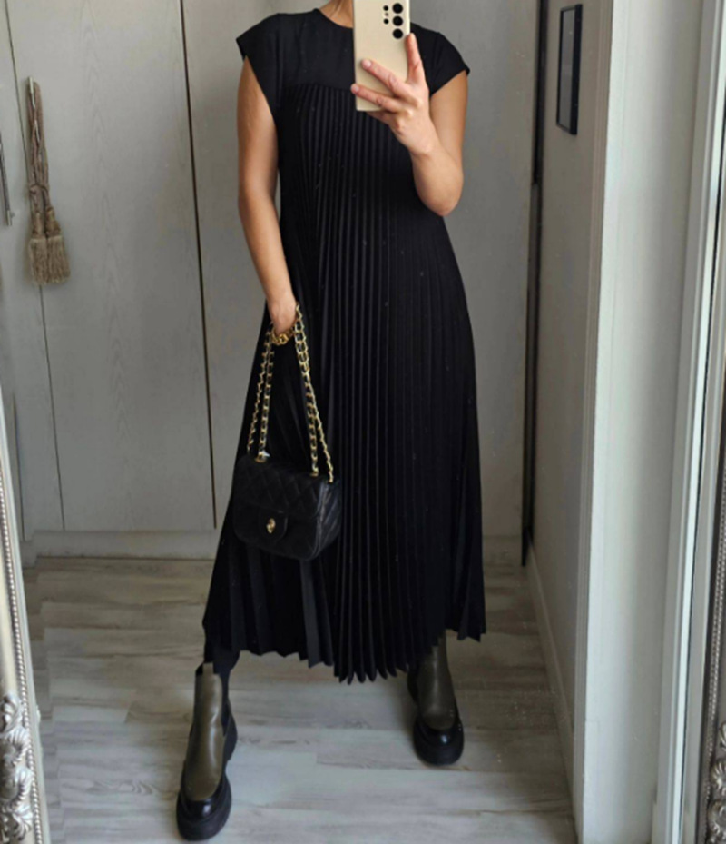Women's Sleeveless Pleated Dress Round Neck High Waist Long
