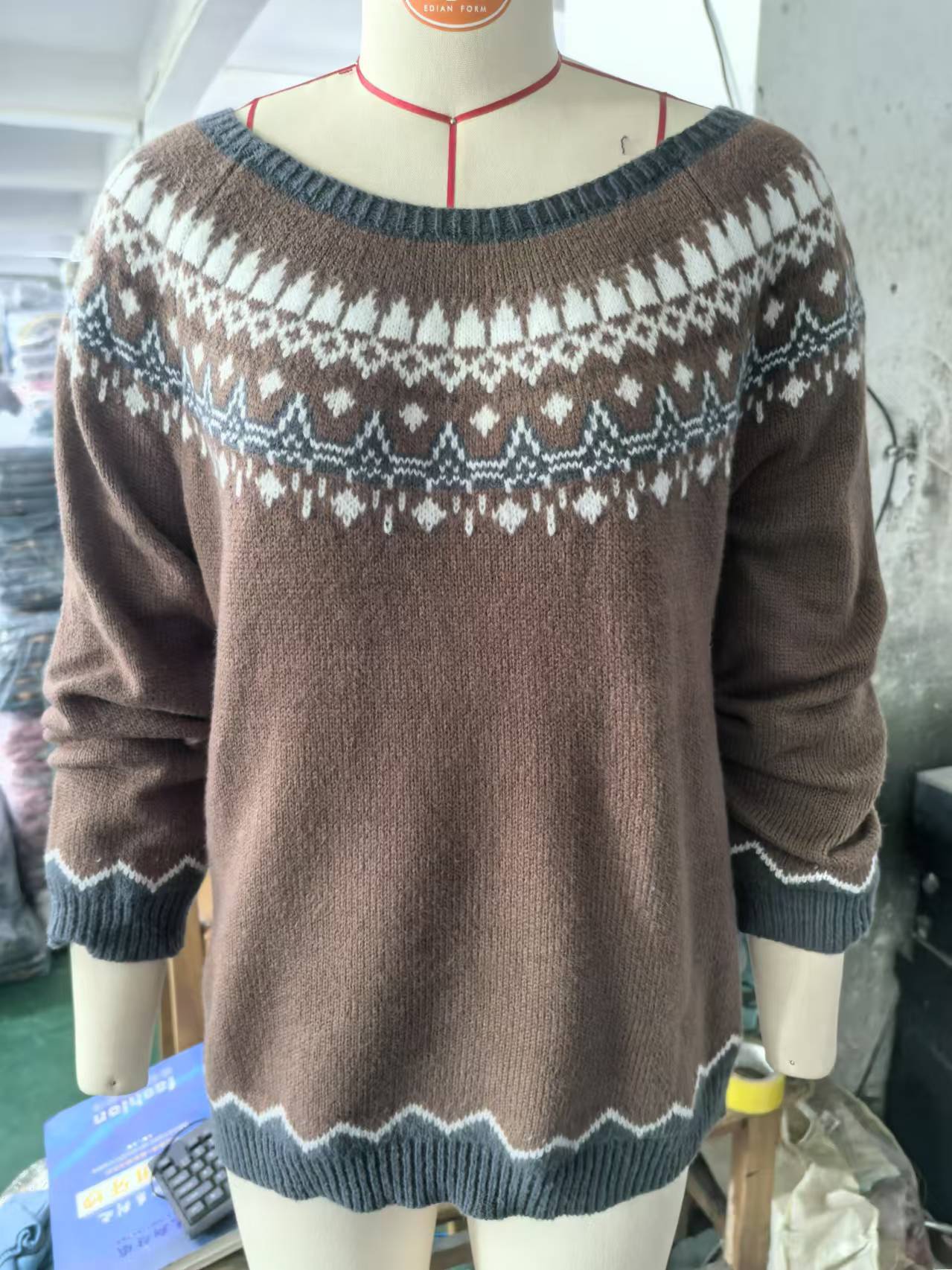 Women's Color-Block Crewneck Pullover Knit Sweater