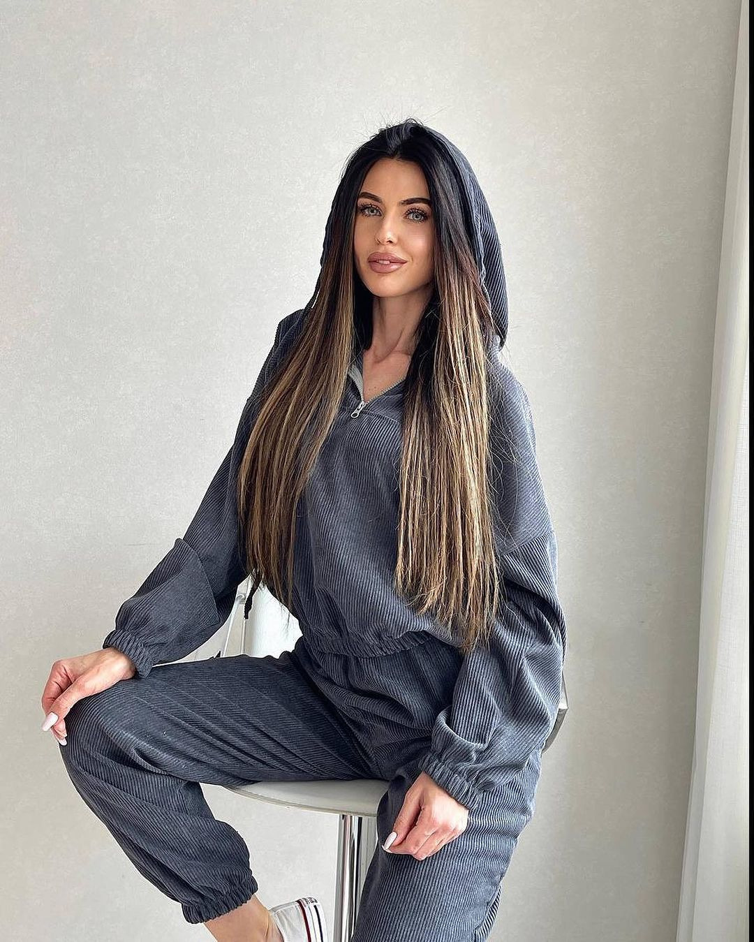 Women's Long Sleeve Hooded Zip Two-Piece Pant Set