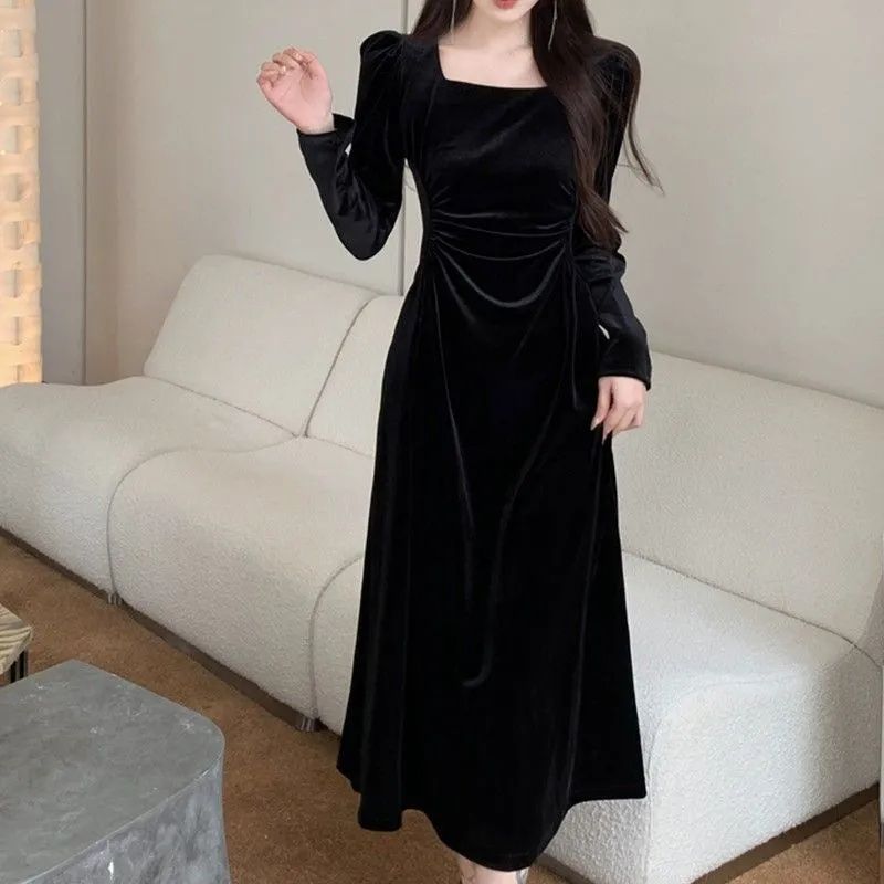 Hepburn Style Black Velvet Square Neck Dress with Pleated Waist