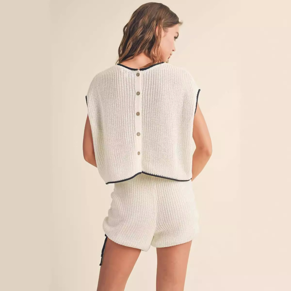 Women's Summer Knit Two-Piece Set with Round Neck Loose Top and Tie-Waist High-Waist Shorts