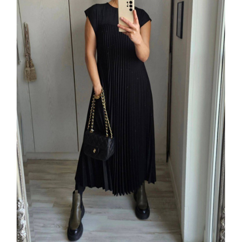 Women's Sleeveless Pleated Maxi Dress Round Neck Solid Color