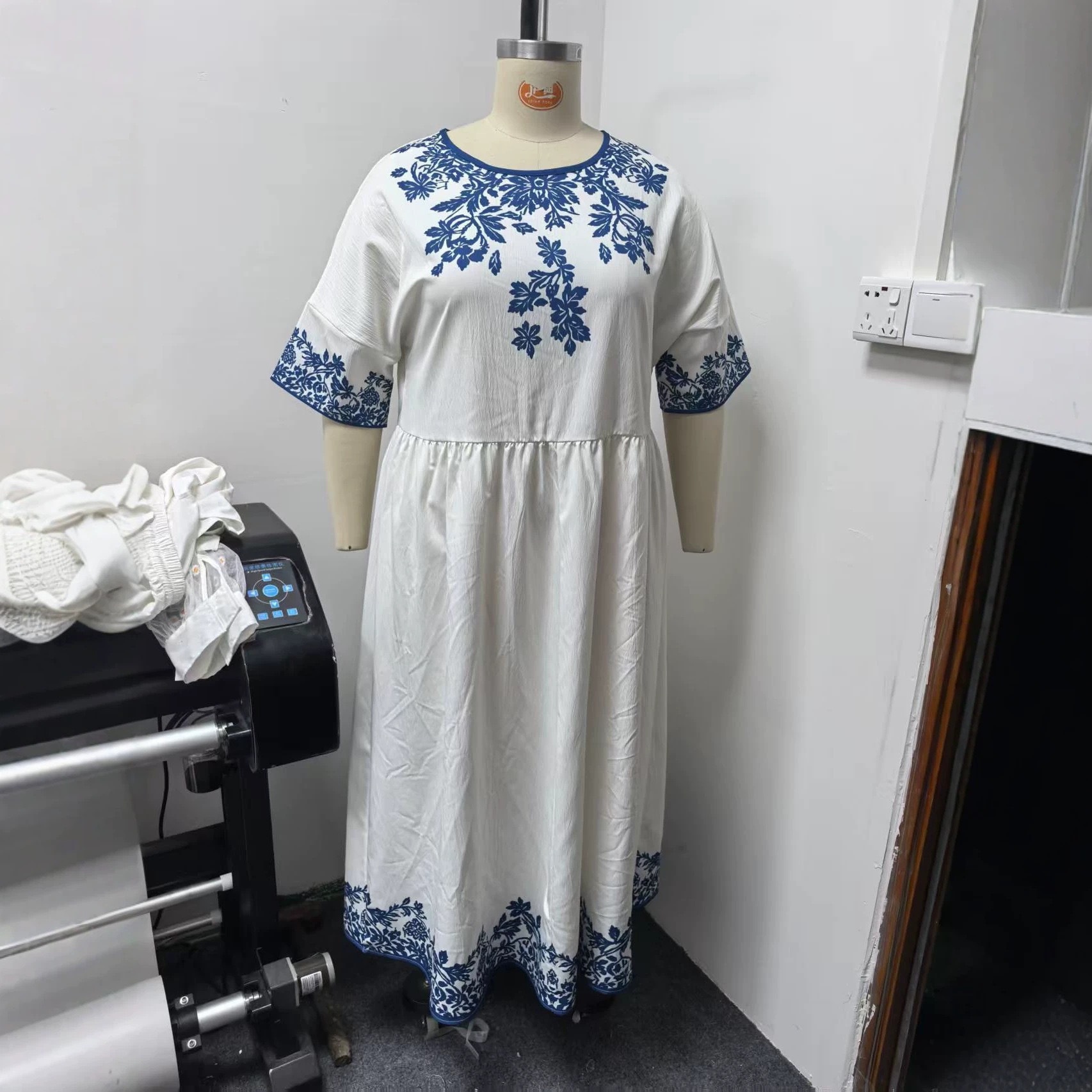 Women's Loose Fit Floral Print Round Neck Midi Dress
