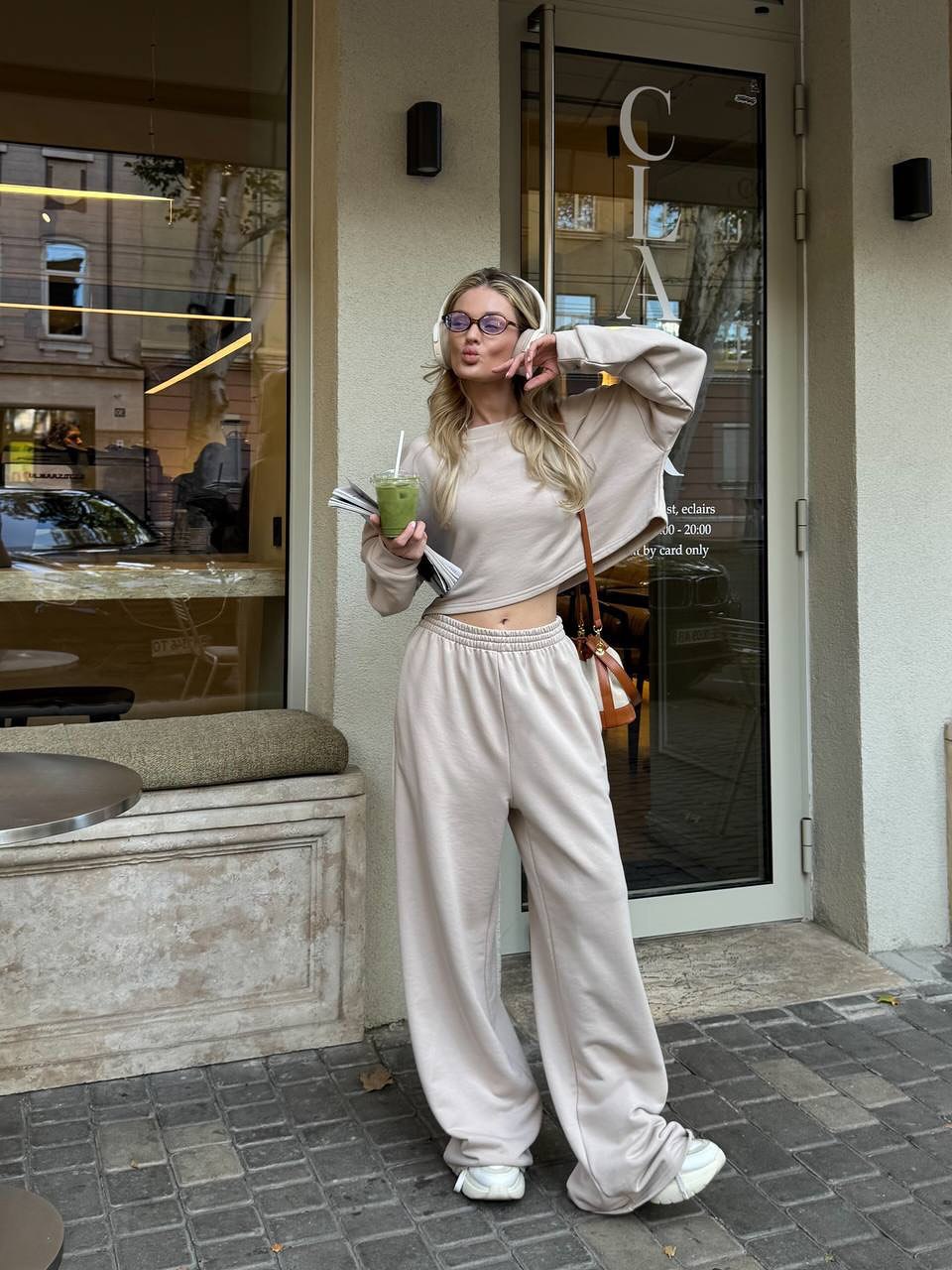 Women's Solid Color Long Sleeve Crew Neck Loose Top and Elastic Wide Leg Pants Two-Piece Set