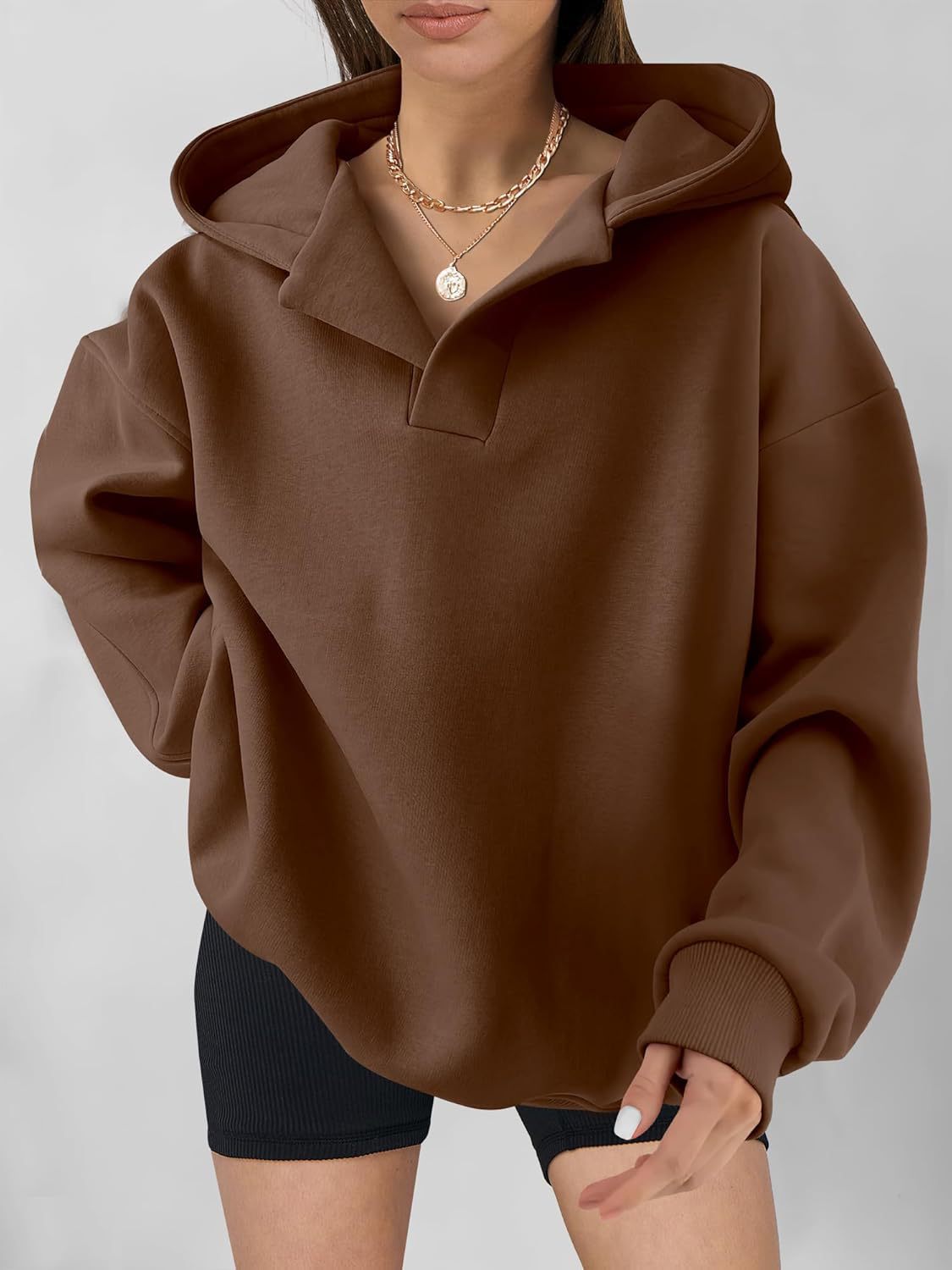 Fleece-Lined Hooded Sweatshirt with Ribbed Cuffs and Solid Color Design