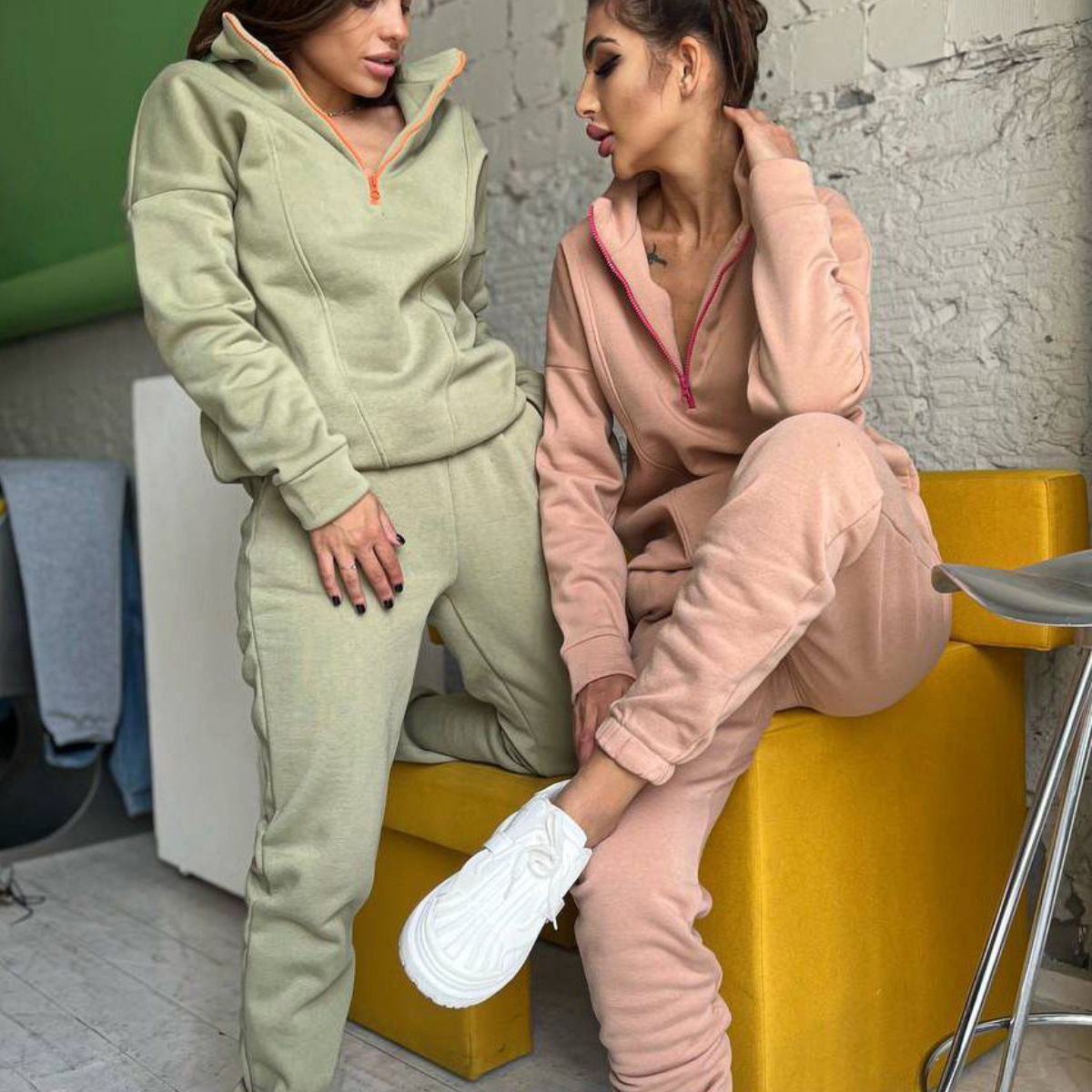 Women's Casual Zip-Up Hoodie and Pants Two-Piece Tracksuit Set