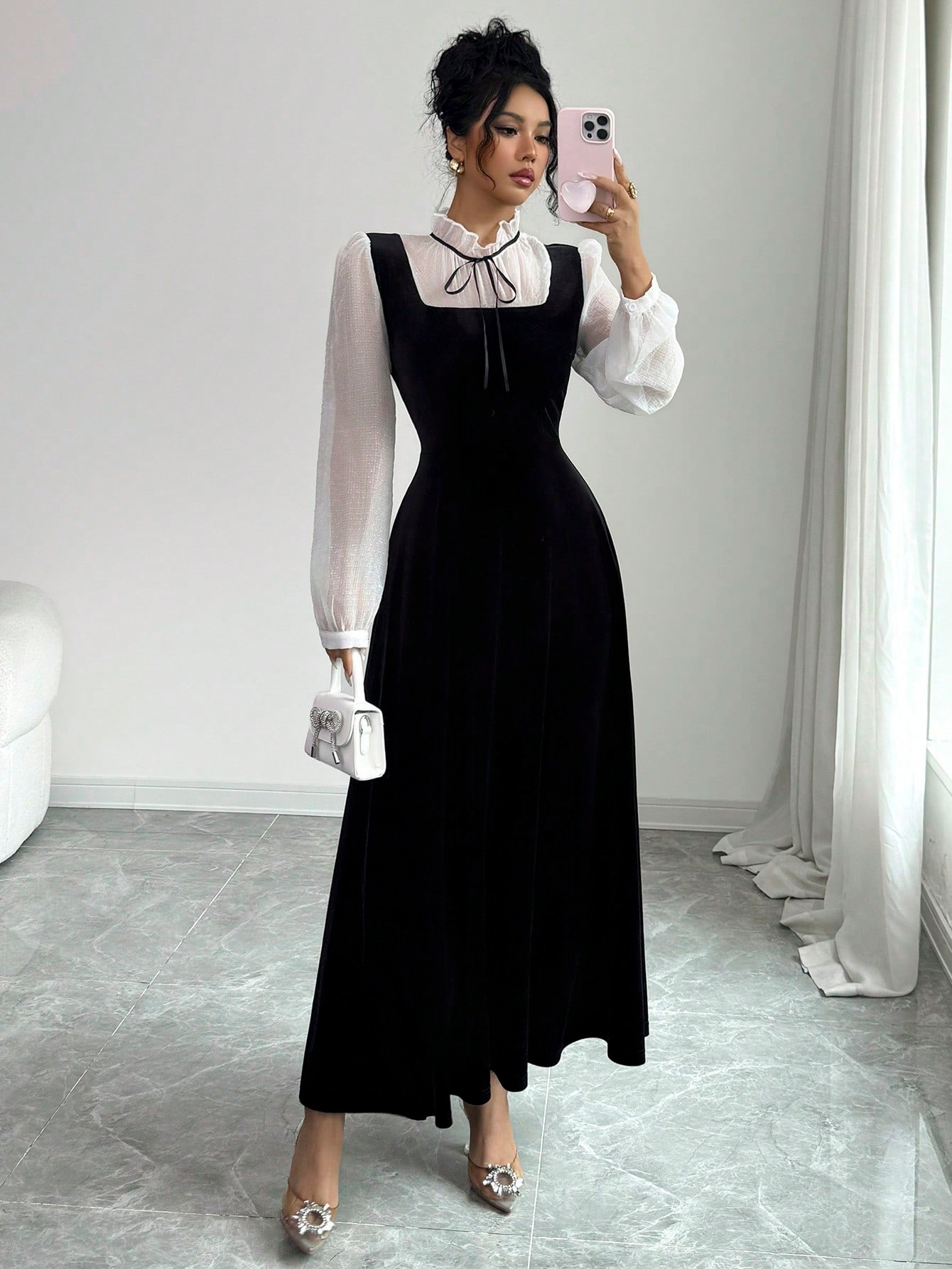 Elegant Hepburn-Style Dress with Ruffle Trim Neckline and Puff Sleeves