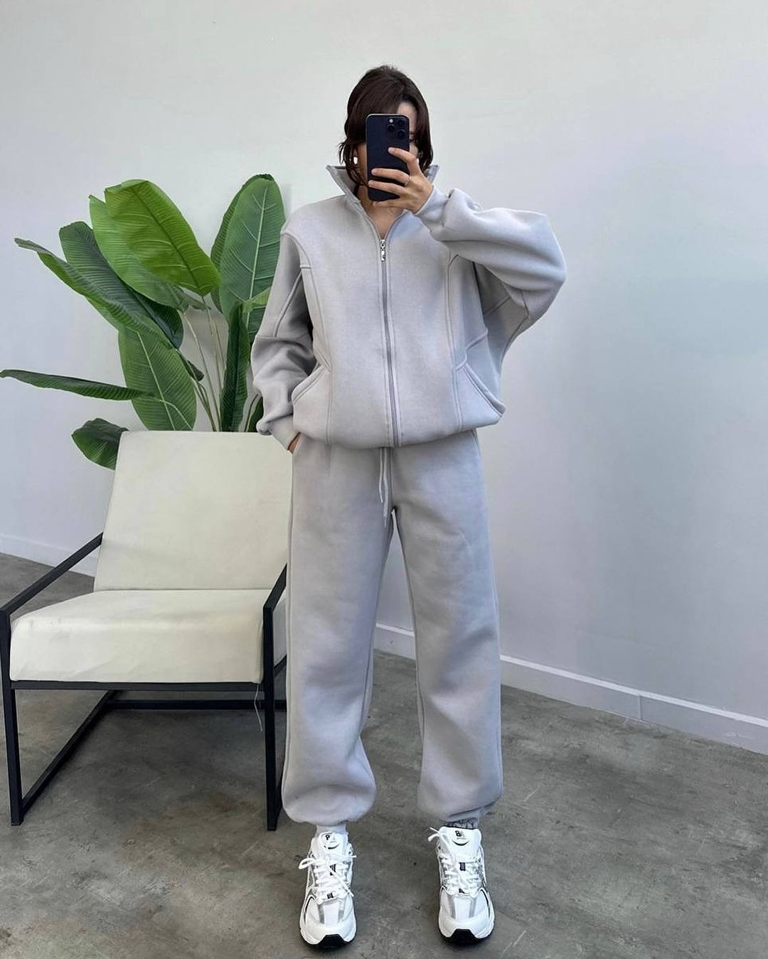 Women's Fleece-Lined Long-Sleeve Sweatsuit Set Solid Color Zip-Up