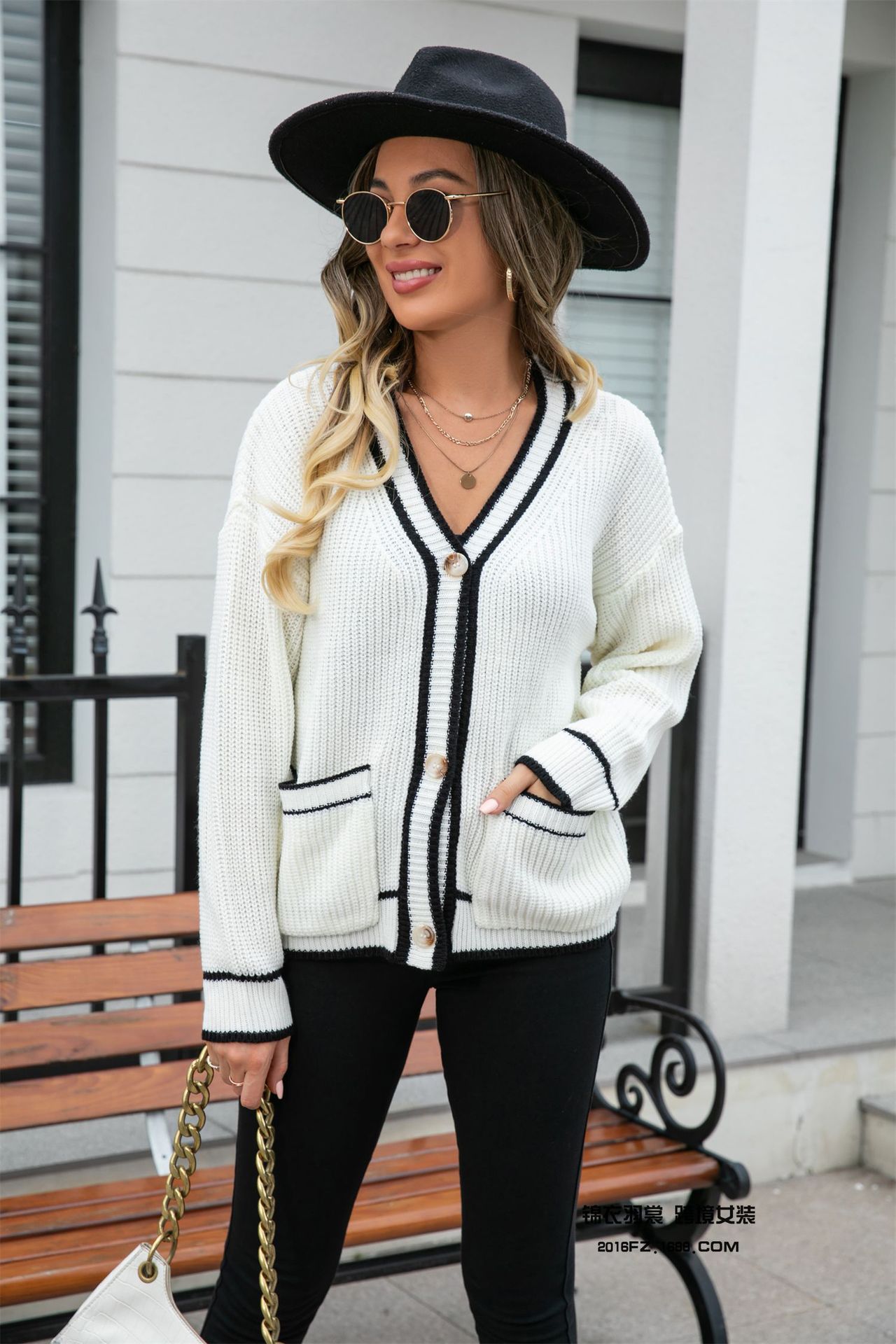 Women's Color-Block V-Neck Pocket Sweater