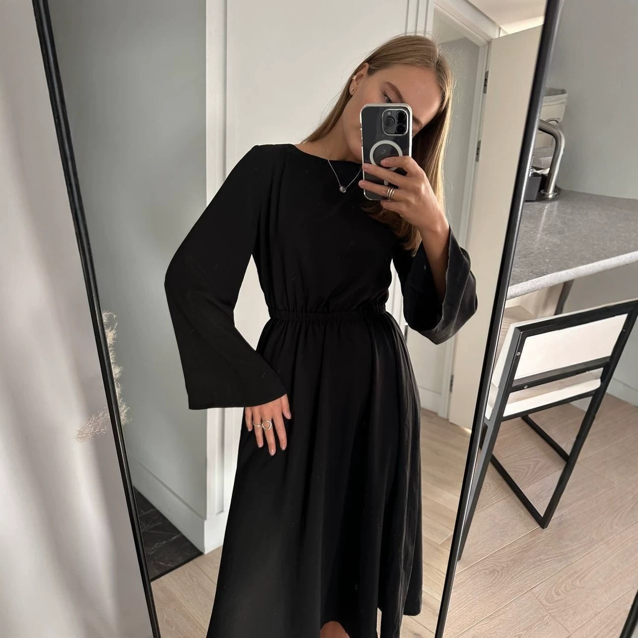 Elegant Long Sleeve Open Back Maxi Dress