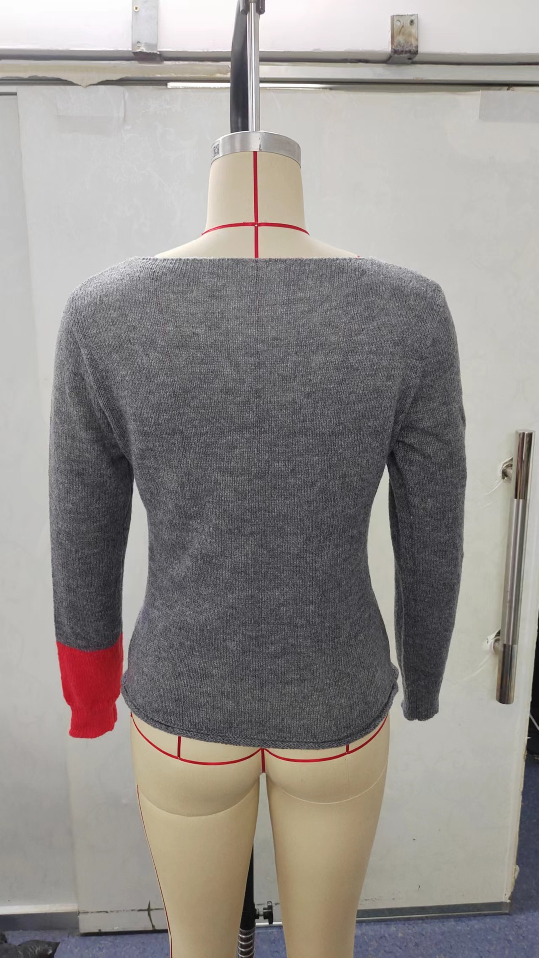 Long-Sleeve Colorblock Slim-Fit Knit Top