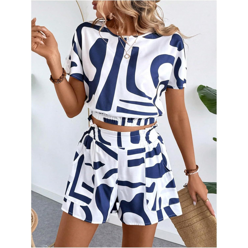Women's Printed Short Sleeve and Shorts Two-Piece Set, Loose Crew Neck Casual Outfit
