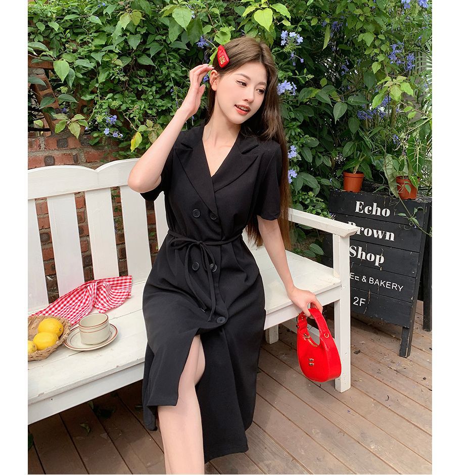 Hepburn Style French A-Line Dress with Waist-Cinching Design
