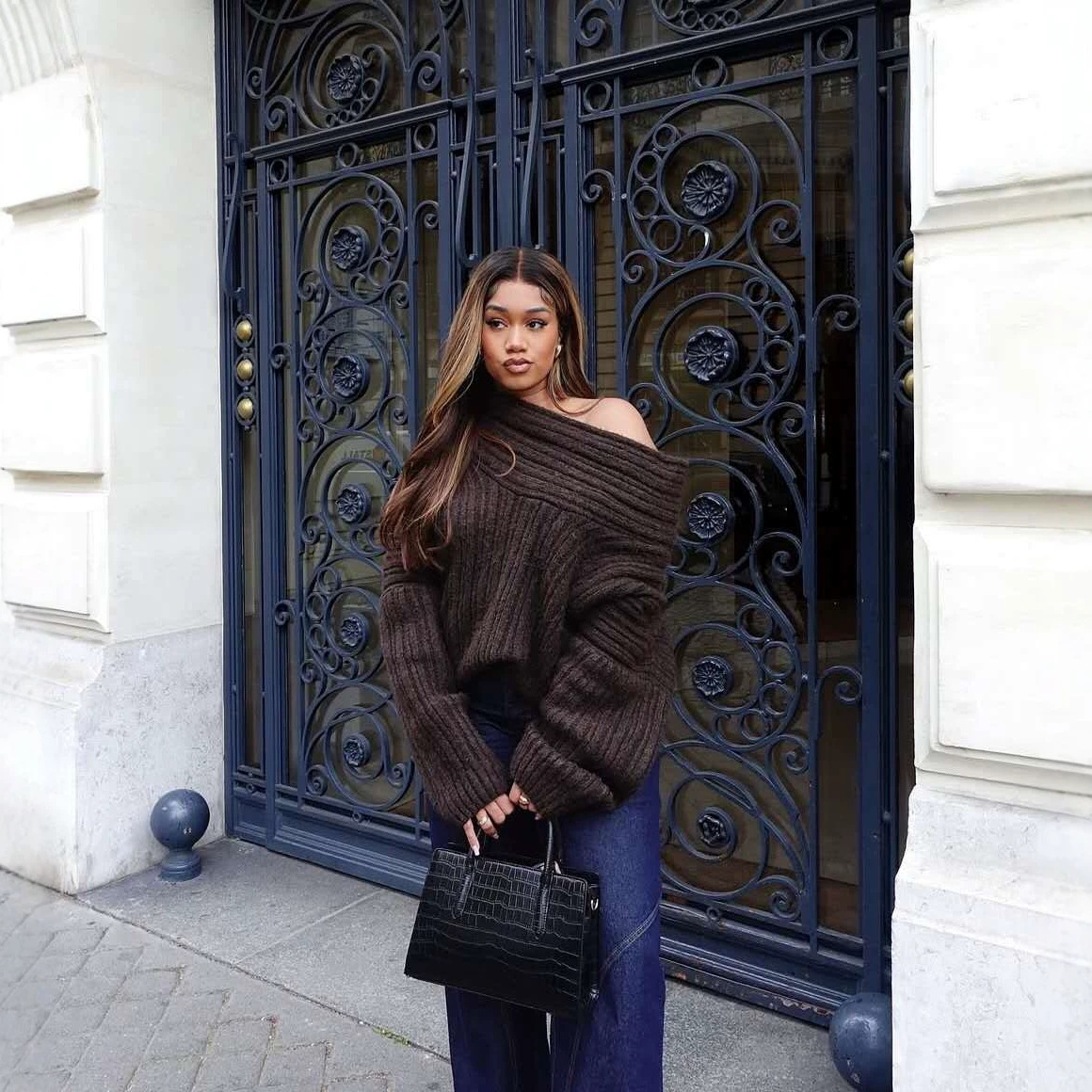 Off-Shoulder Solid Color Loose Fit Top