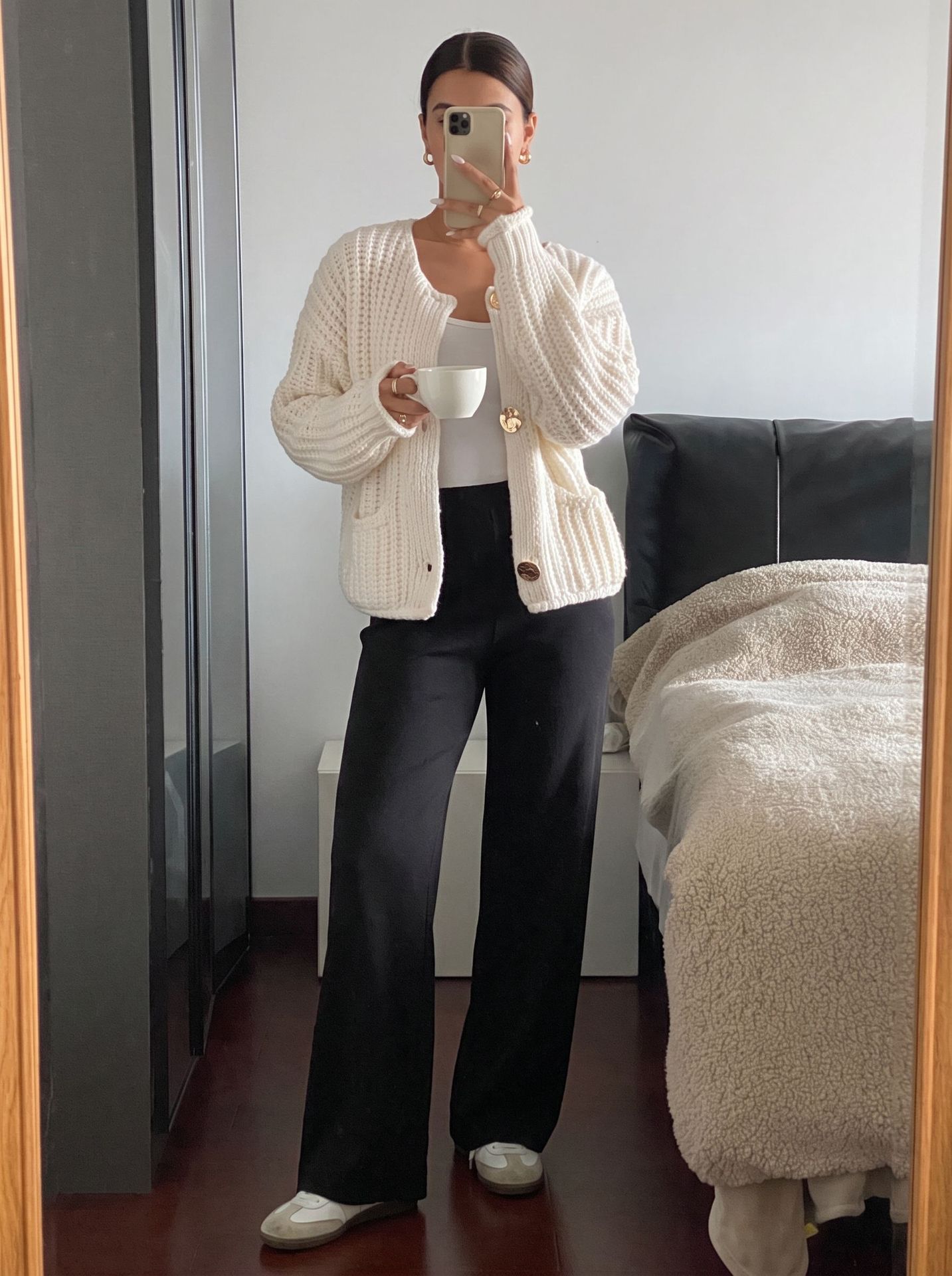 Women's Metal Button Round Neck Knit Cardigan Sweater Coat