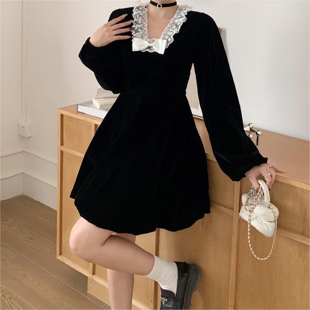 Retro Velvet Little Black Dress with Bow, Plus Size Slimming Mini Dress