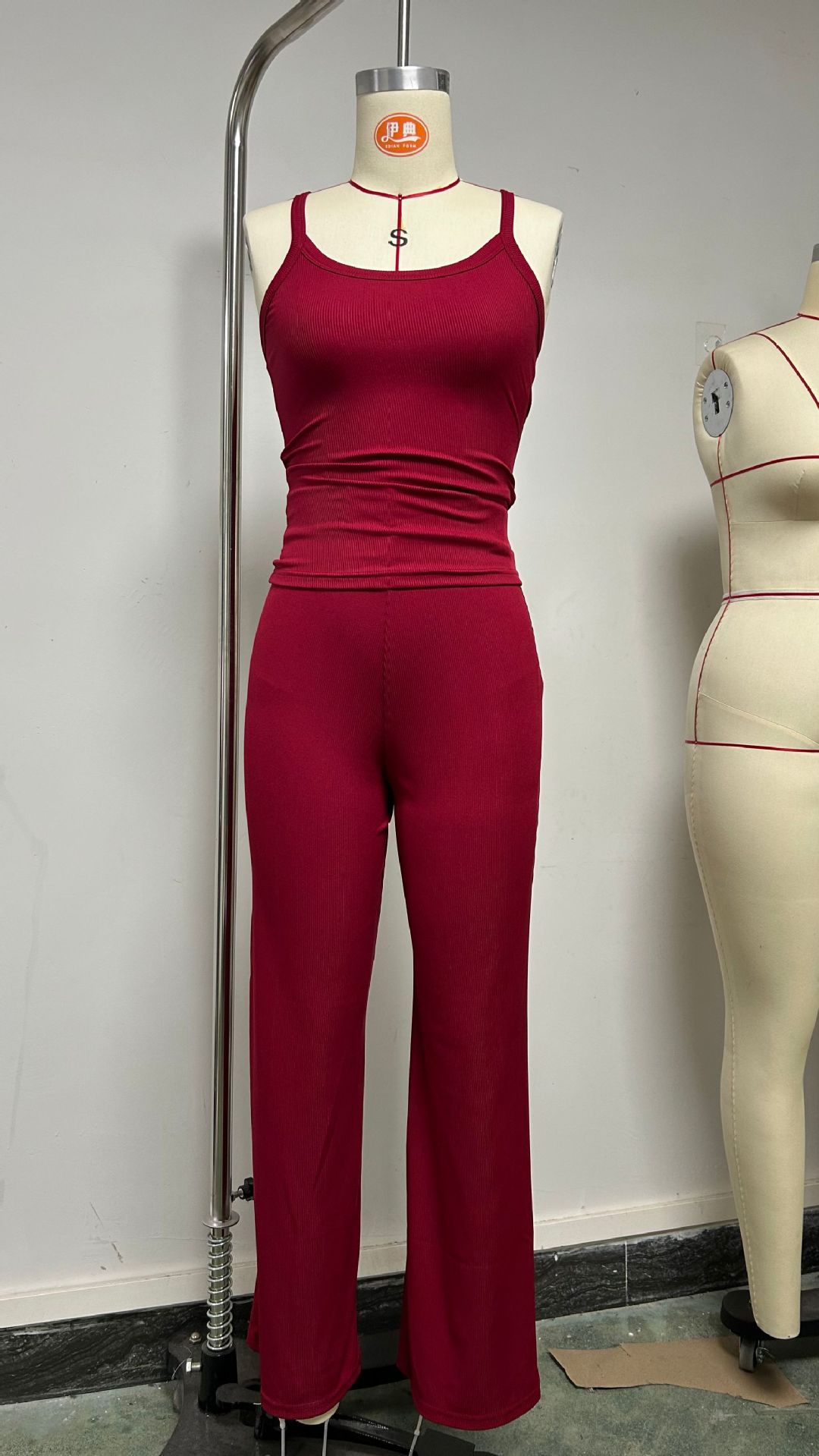 Women's Sleeveless Tank Top & Wide-Leg Pants Set Solid Color Casual