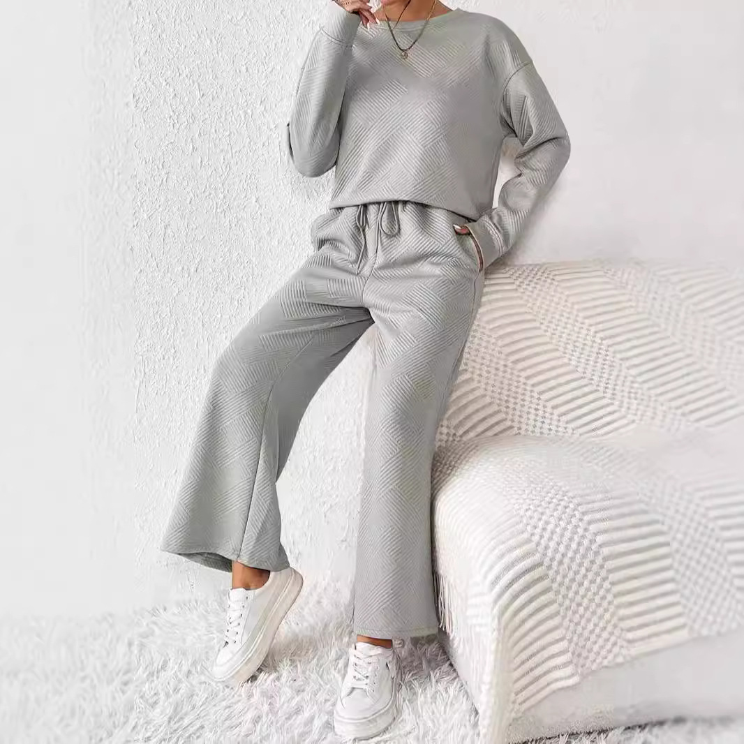 Women's Textured Two-Piece Sweatsuit Set Long Sleeve Crewneck Top and Cropped Pants