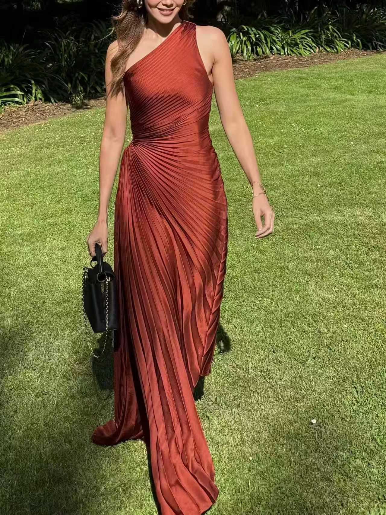 Vintage Olive Green Halter Pleated Satin Long Dress Knotted Waist Formal Evening Gown