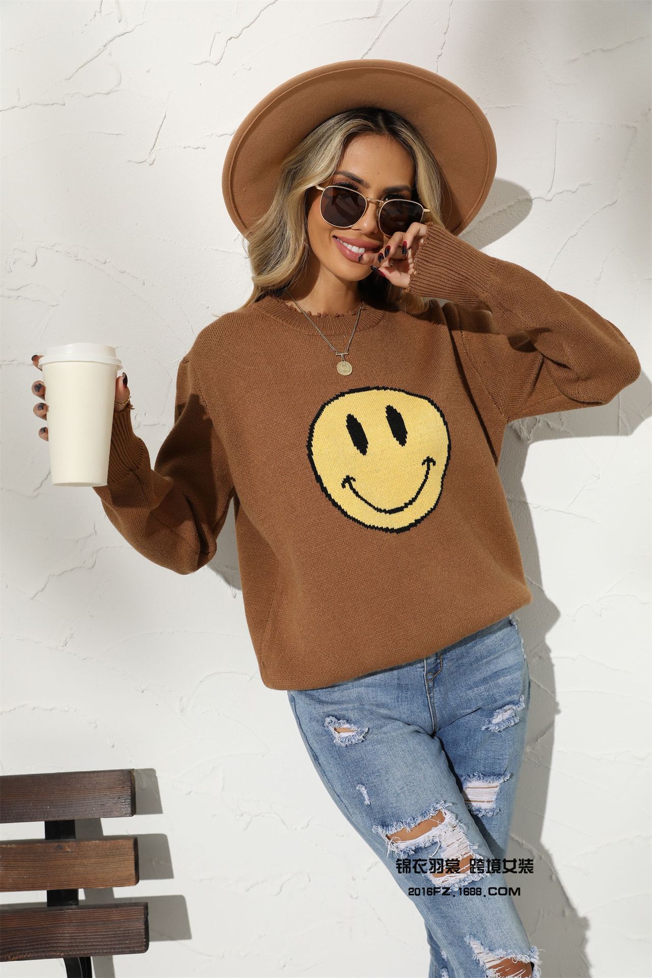 Smiley Face Knit Pullover Sweater Cotton Blend Crew Neck Loose Fit Camel