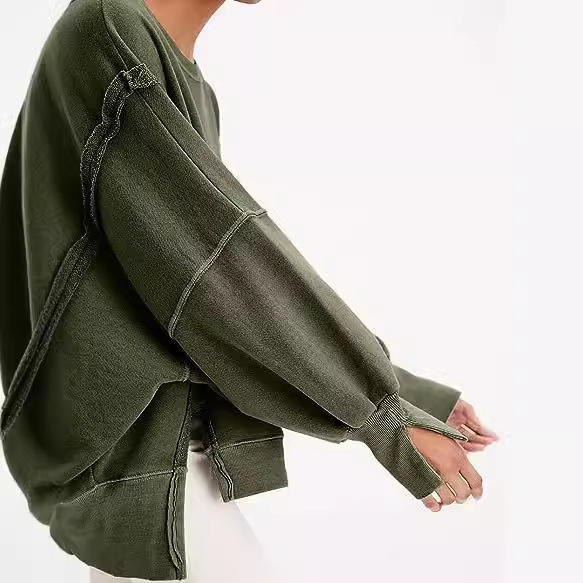 Women's Oversized Crewneck Sweatshirt with Side Slit Long Sleeves