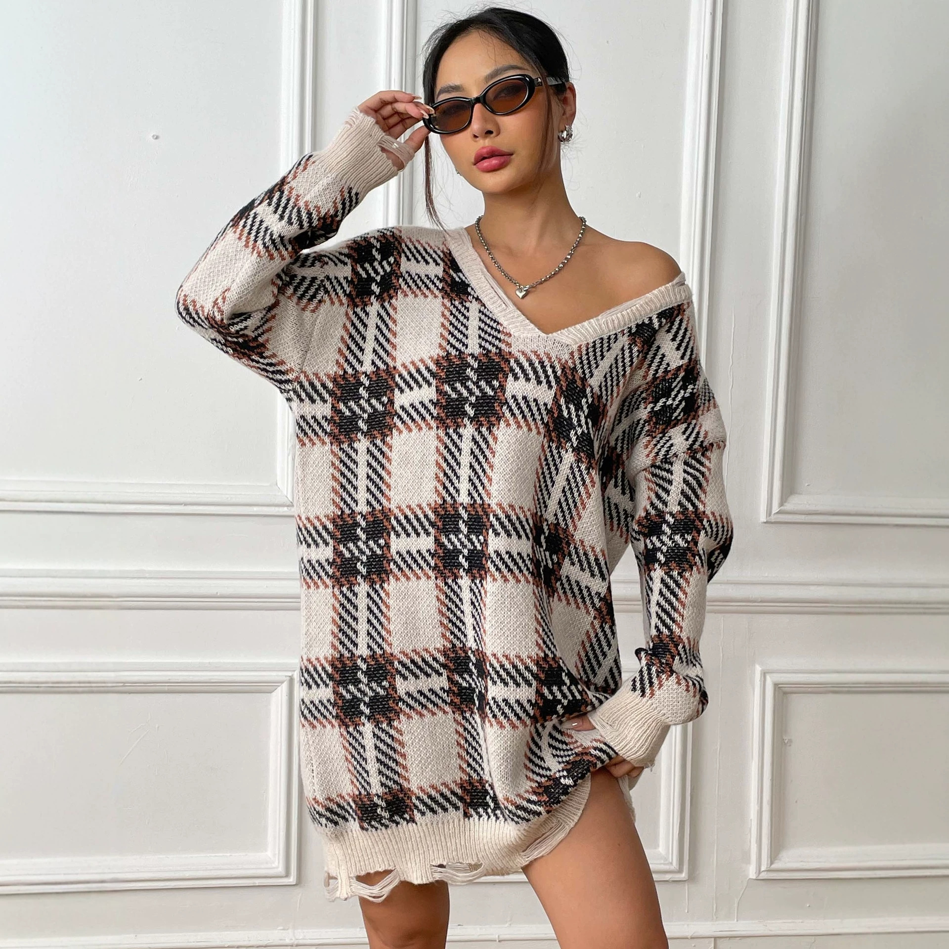 Women's Color-Block Plaid Knit Dress V-Neck Long Sleeve Midi