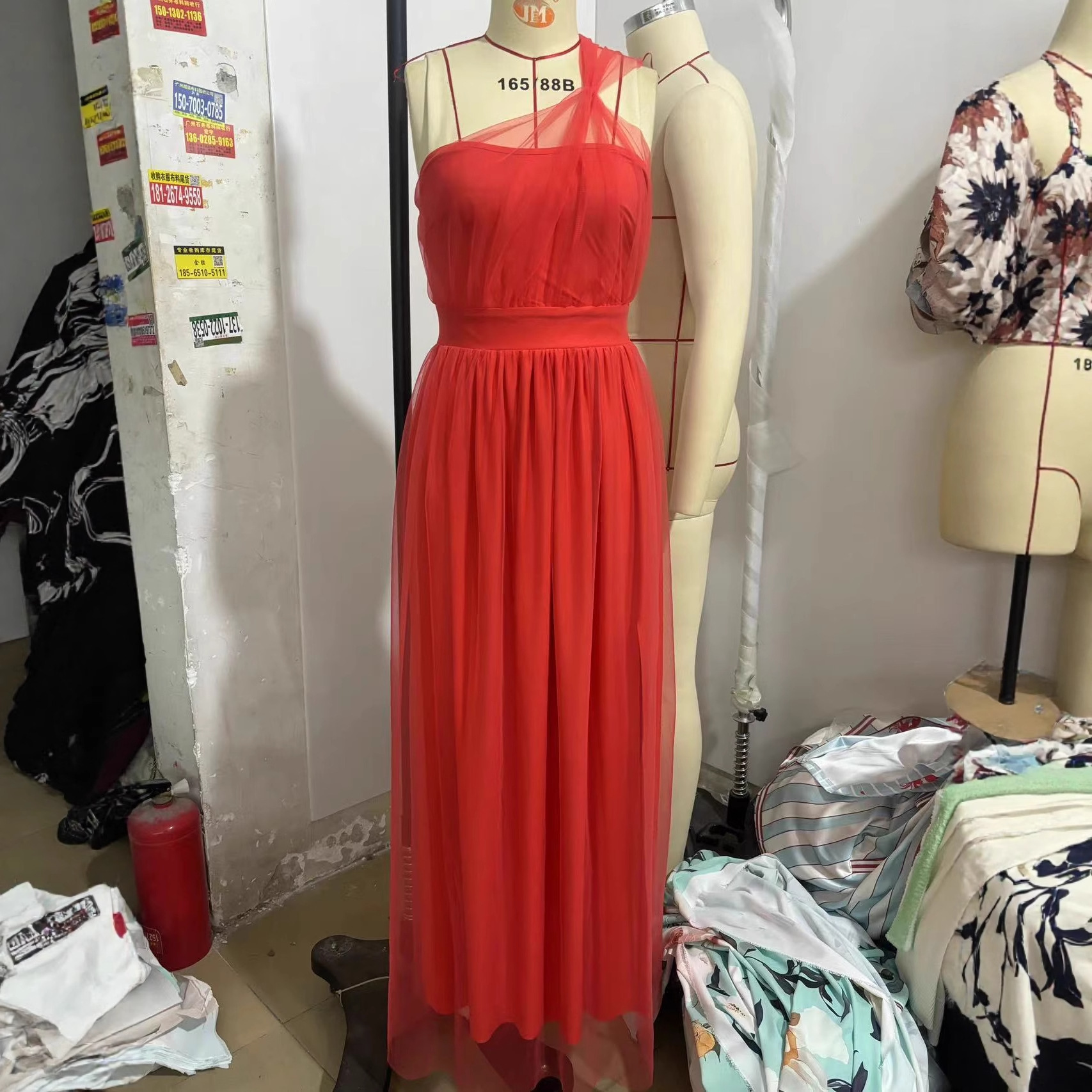 One-Shoulder Fitted Solid Color Sleeveless Long Dress