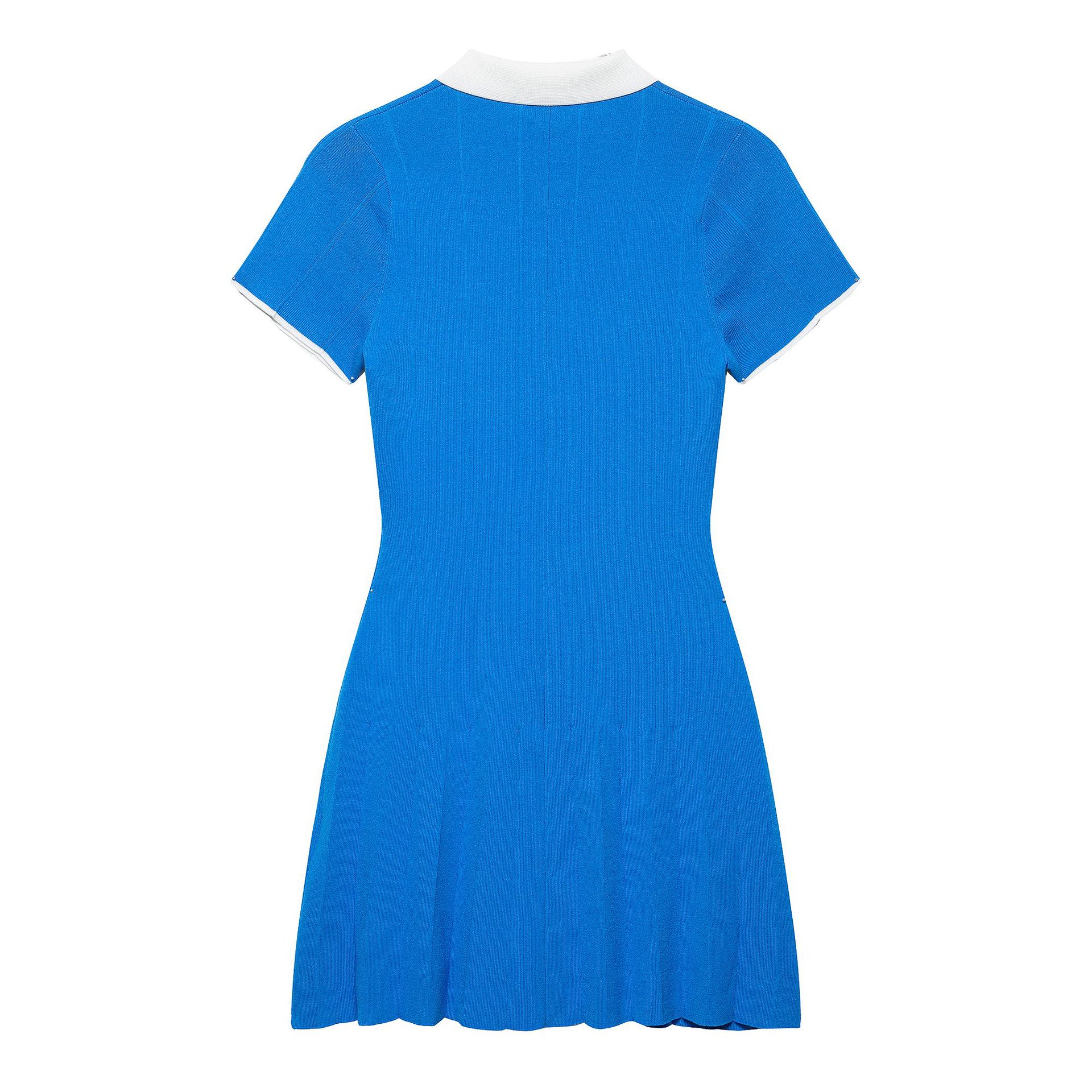 Elegant Knit Shirt Dress with V-Neck and Belt