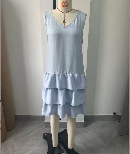 Women's Sleeveless V-Neck Midi Dress with Patchwork Detail