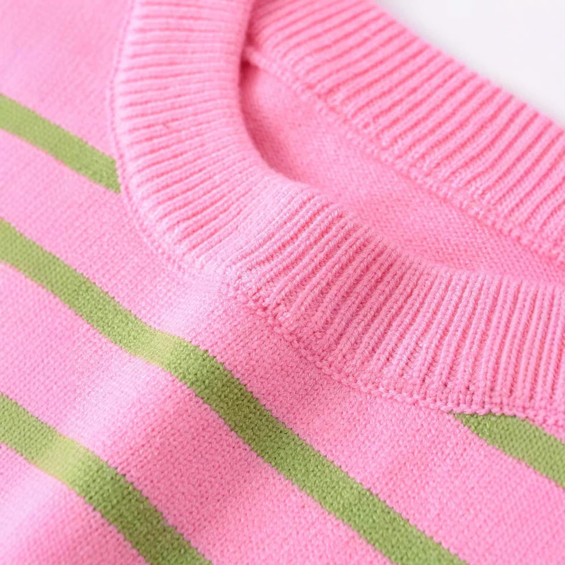 Women's Striped Knit Top Crew Neck 3/4 Sleeve Minimalist