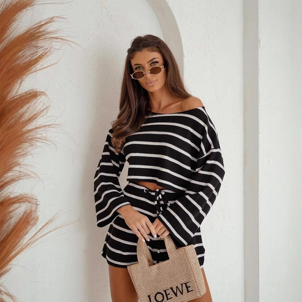 Women's Off-Shoulder Long Sleeve Shorts Two-Piece Set
