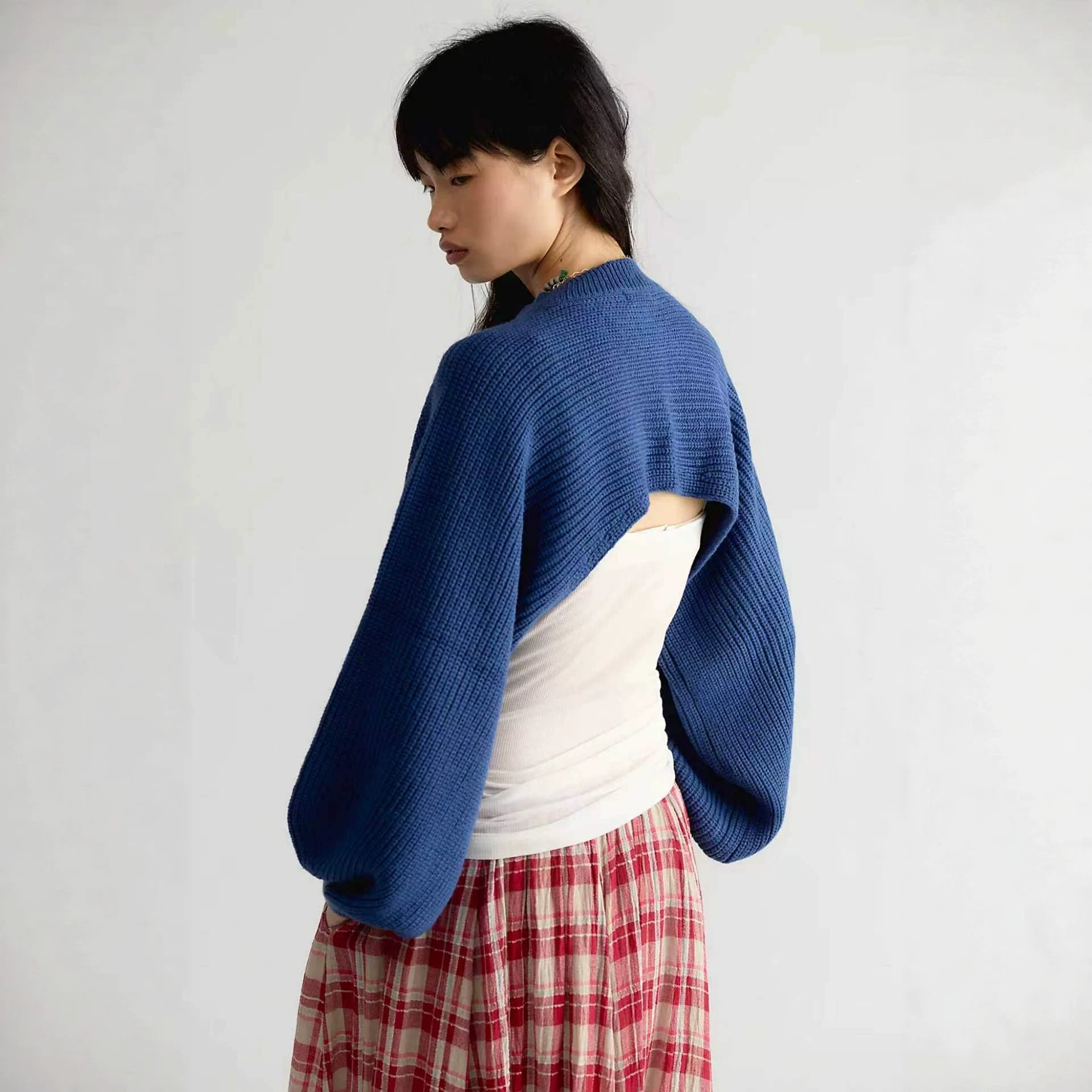 Women's Knit Round Neck Pullover Sweater with Raglan Sleeves