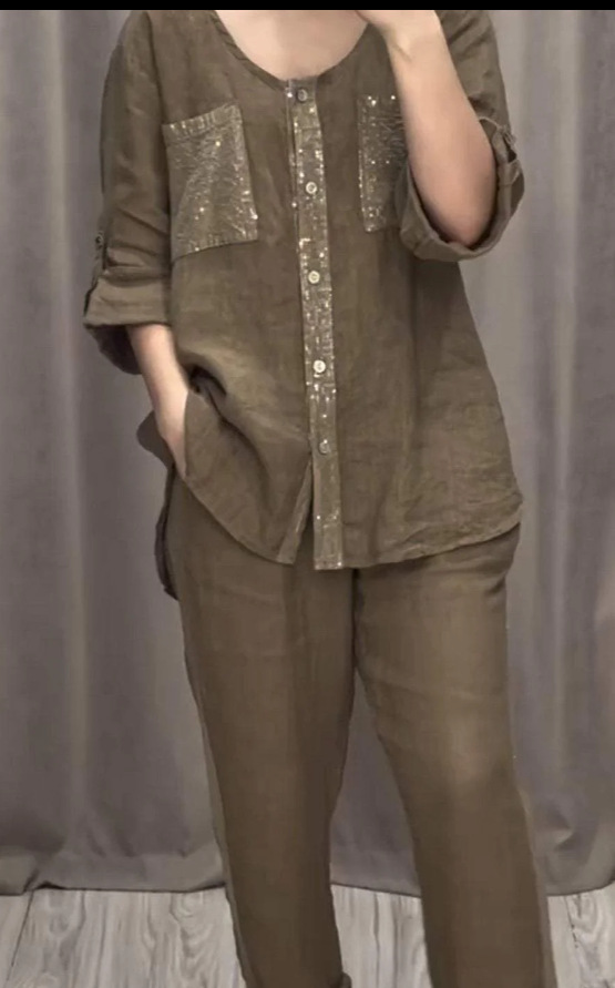Women's Casual Two-Piece Set with Pockets, Button Placket, and Gold Accents, Round Neck
