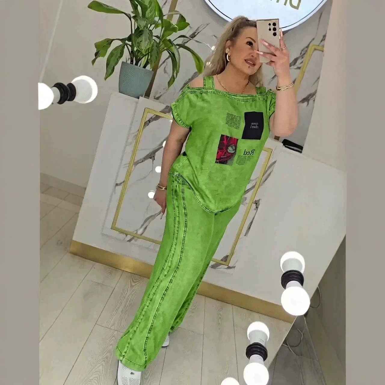 Women's Off-Shoulder Short-Sleeve Top & Wide-Leg Pants Set with Vintage Print