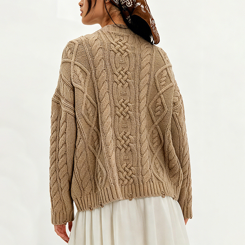 Women's Crewneck Cable-Knit Sweater with Pockets