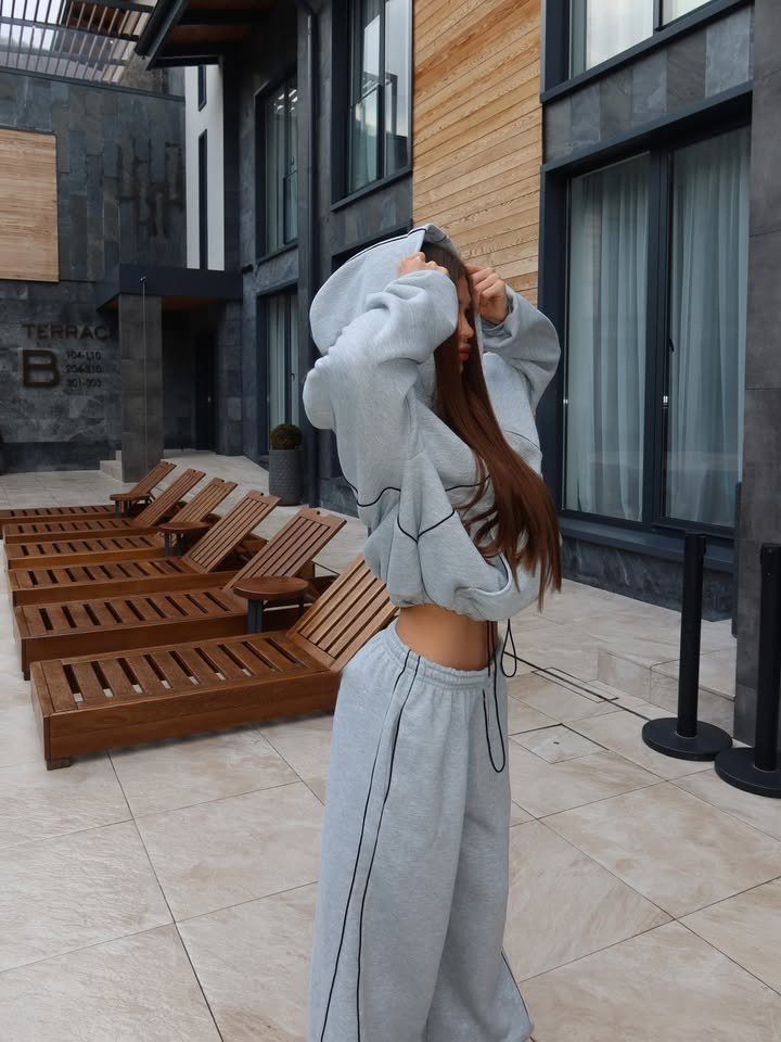 Women's Colorblock Hooded Zip Sweatshirt and Straight-Leg Pants Two-Piece Set