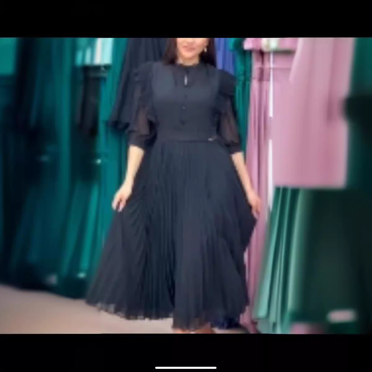 French-Style Chiffon Midi Dress with Half Sleeves and Round Neck