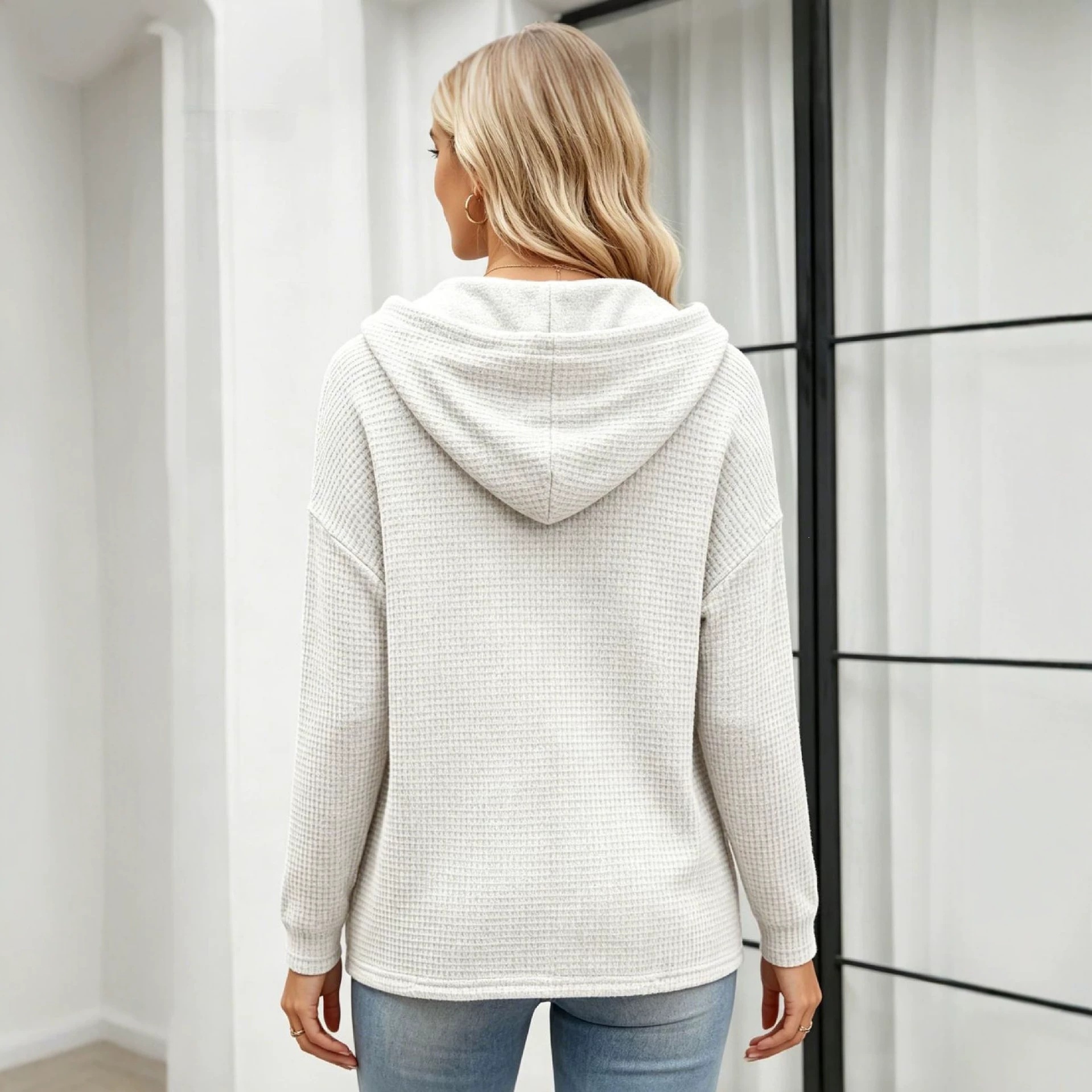 Women's Loose Hooded Knit Sweatshirt with Pockets