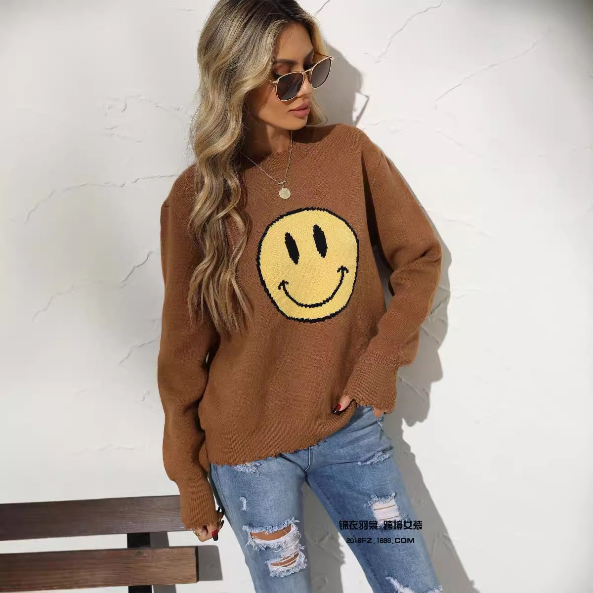 Smiley Face Knit Pullover Sweater Cotton Blend Crew Neck Loose Fit Camel