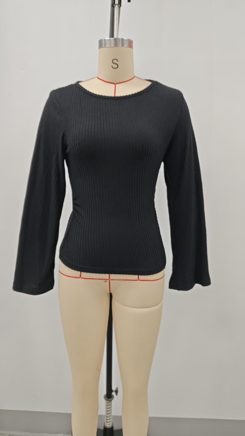 Slim Fit Knit Top with Round Neck and Flared Sleeves
