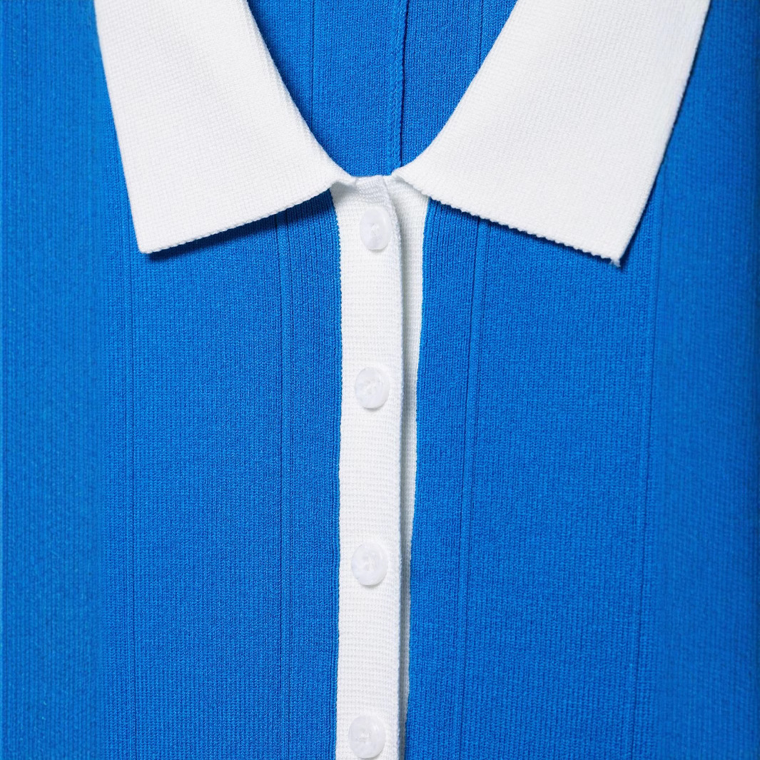 Elegant Knit Shirt Dress with V-Neck and Belt