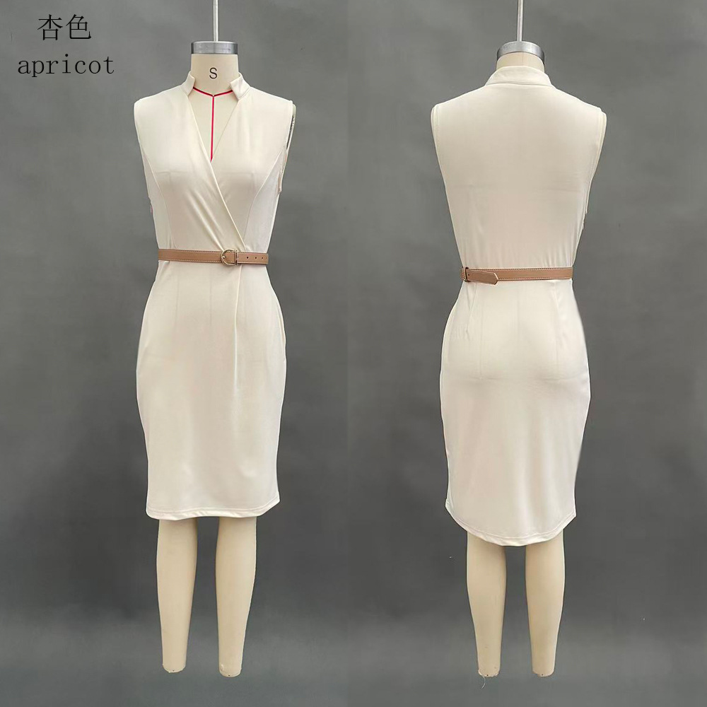Elegant Sleeveless Belted Dress with Pockets