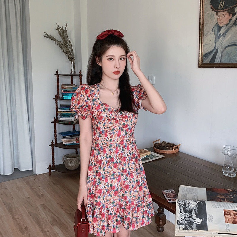 French Vintage Floral Midi Dress with V-Neck and Puff Sleeves