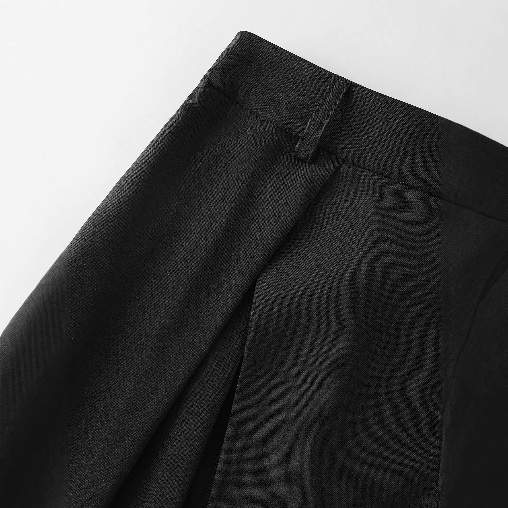 High-Waisted Wide-Leg Pleated Tailored Pants