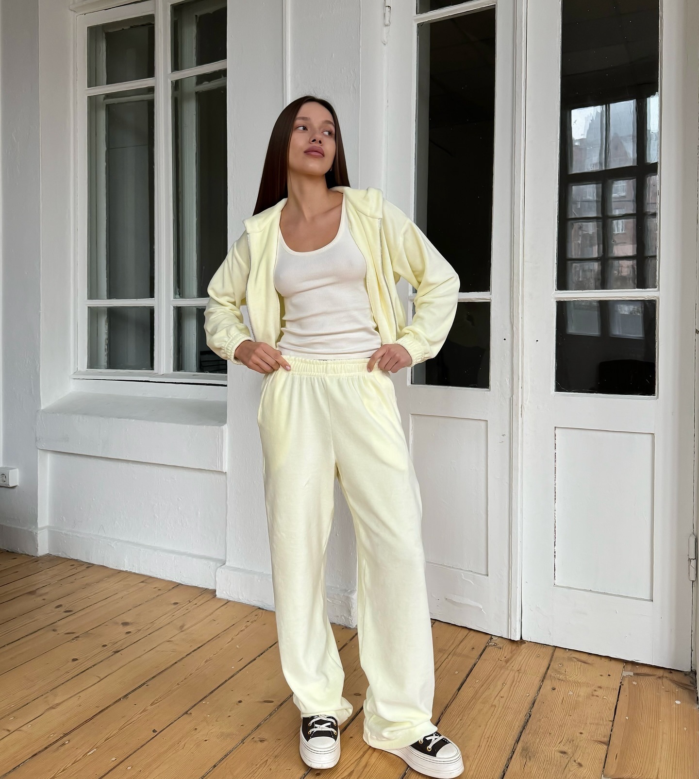 Women's Hooded Zip-Up Sweatshirt and Wide-Leg Pants Set Solid Color