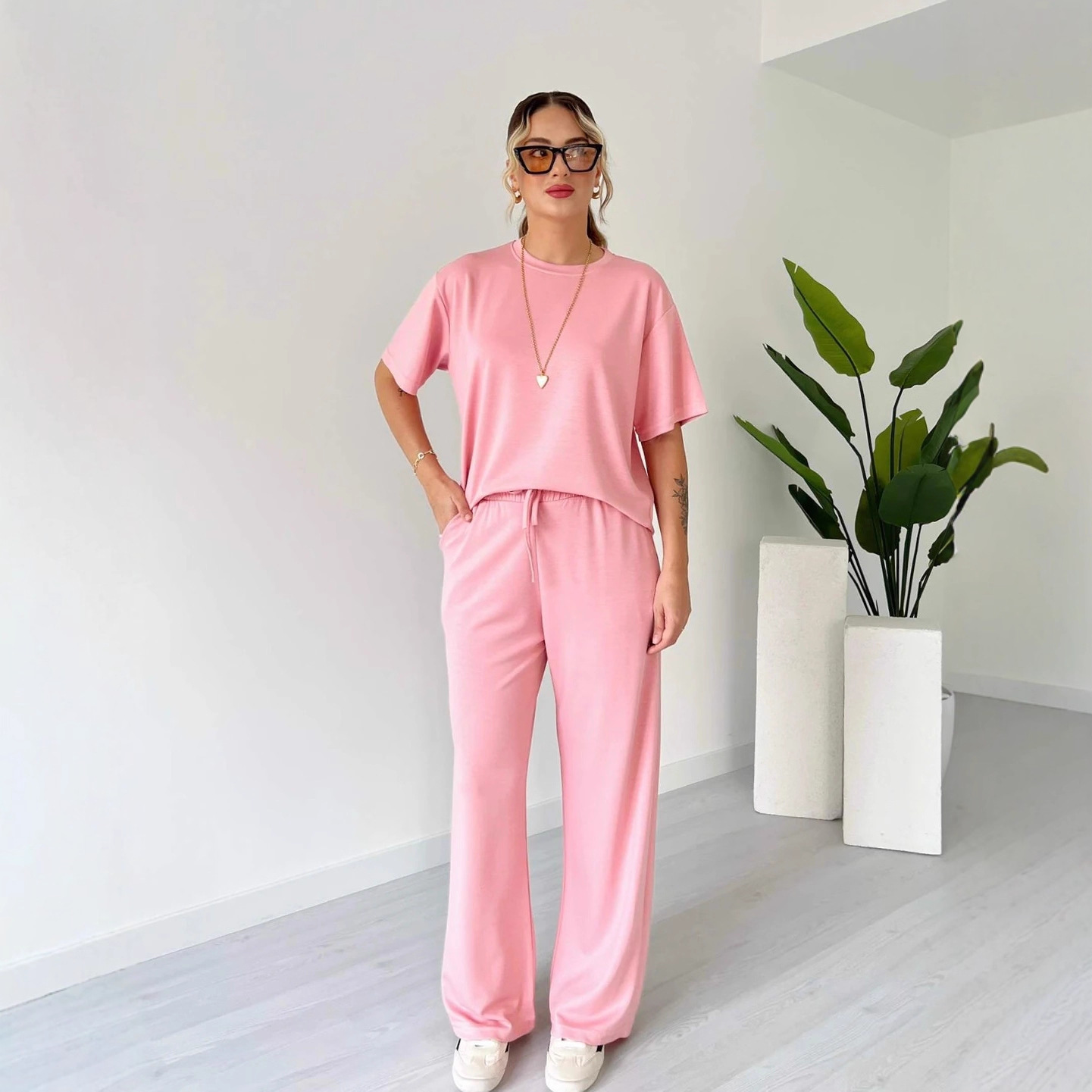 Women's Solid Color Two-Piece Pants Set with Short Sleeve Top and Long Pants
