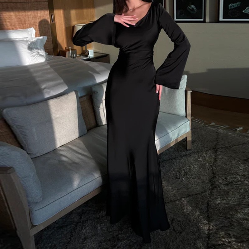 Women's Round Neck Long Sleeve Tie Waist Solid Color Maxi Dress