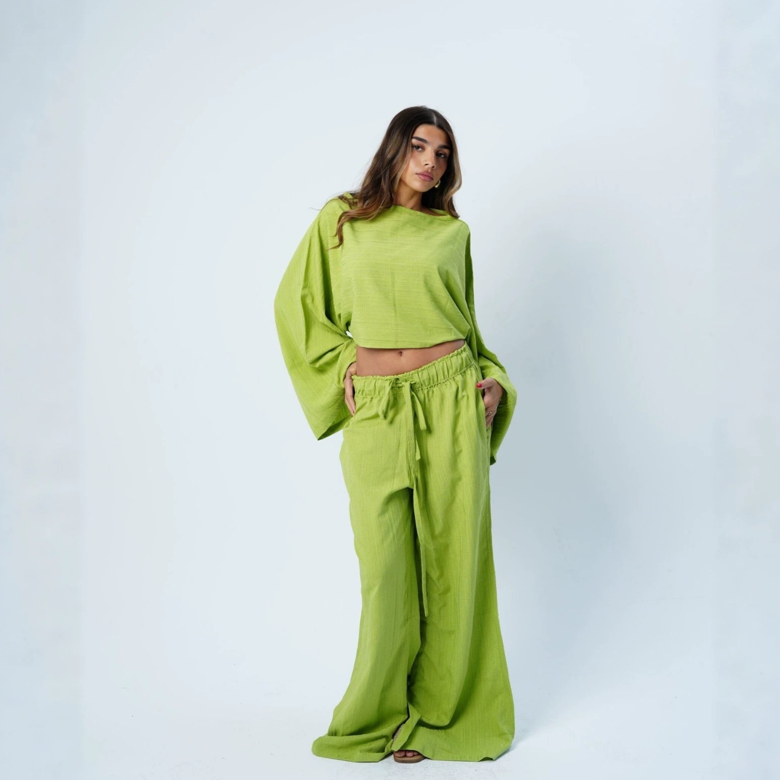 Women's Solid Color Short Sleeve Pullover & Elastic Waist Pants Two-Piece Set